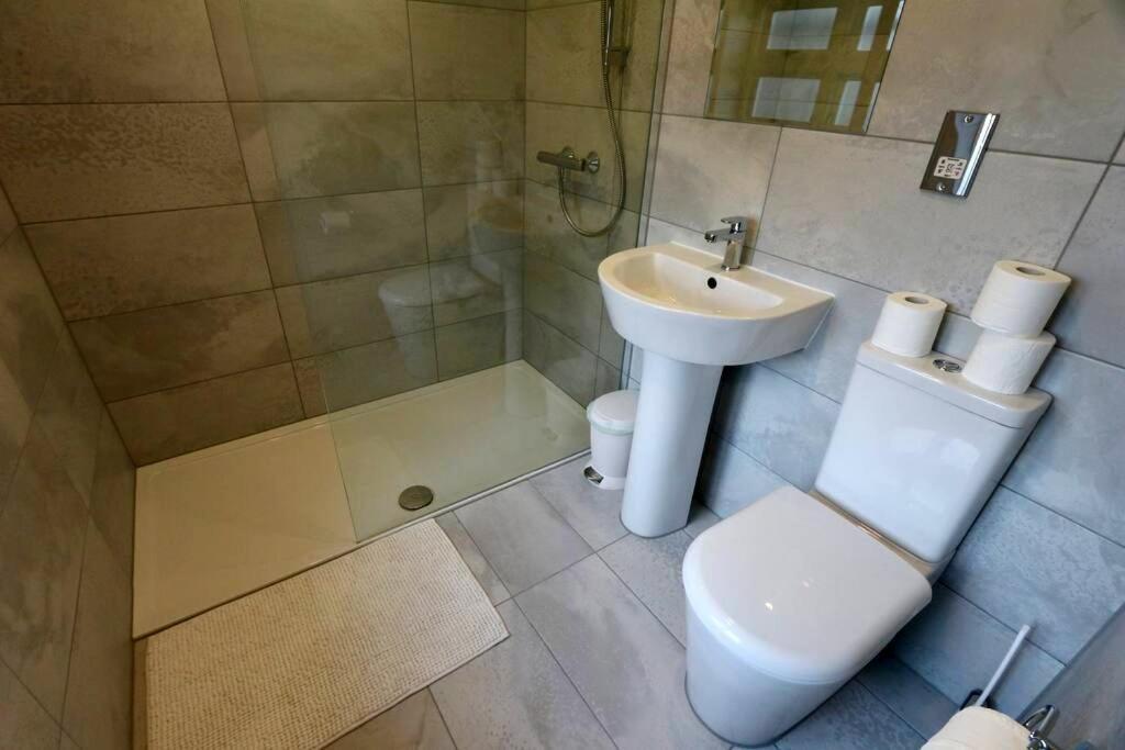 3 Bedroom Prime Angel Location Londra Exterior foto